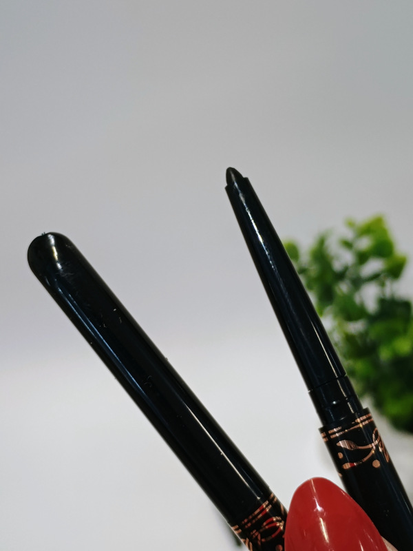 Ceruzka na obočie 3